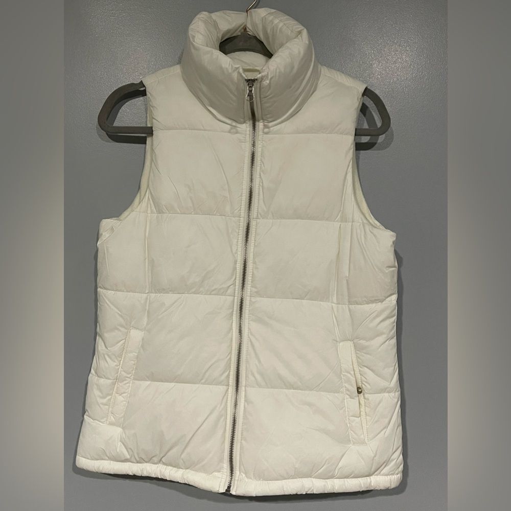 White Comfty Old Navy Women’s Vest